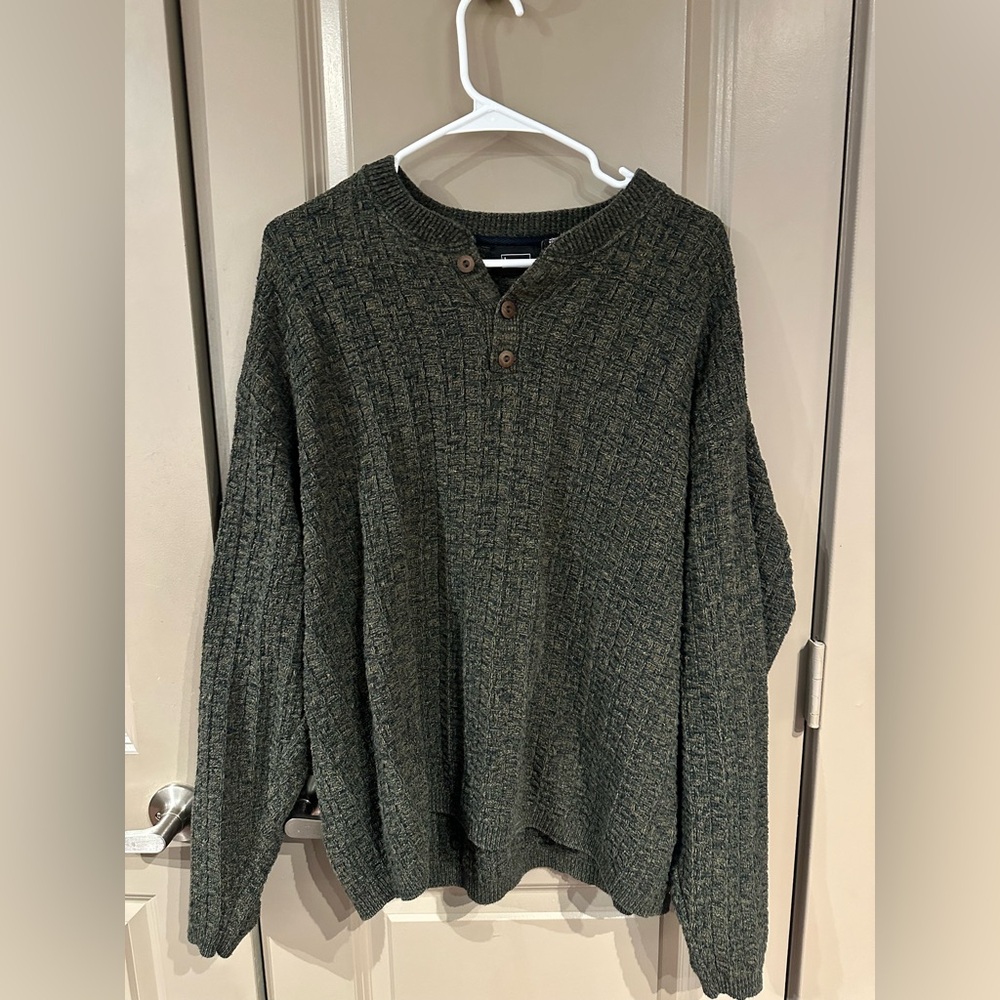 Green and brown sweater by Haggar